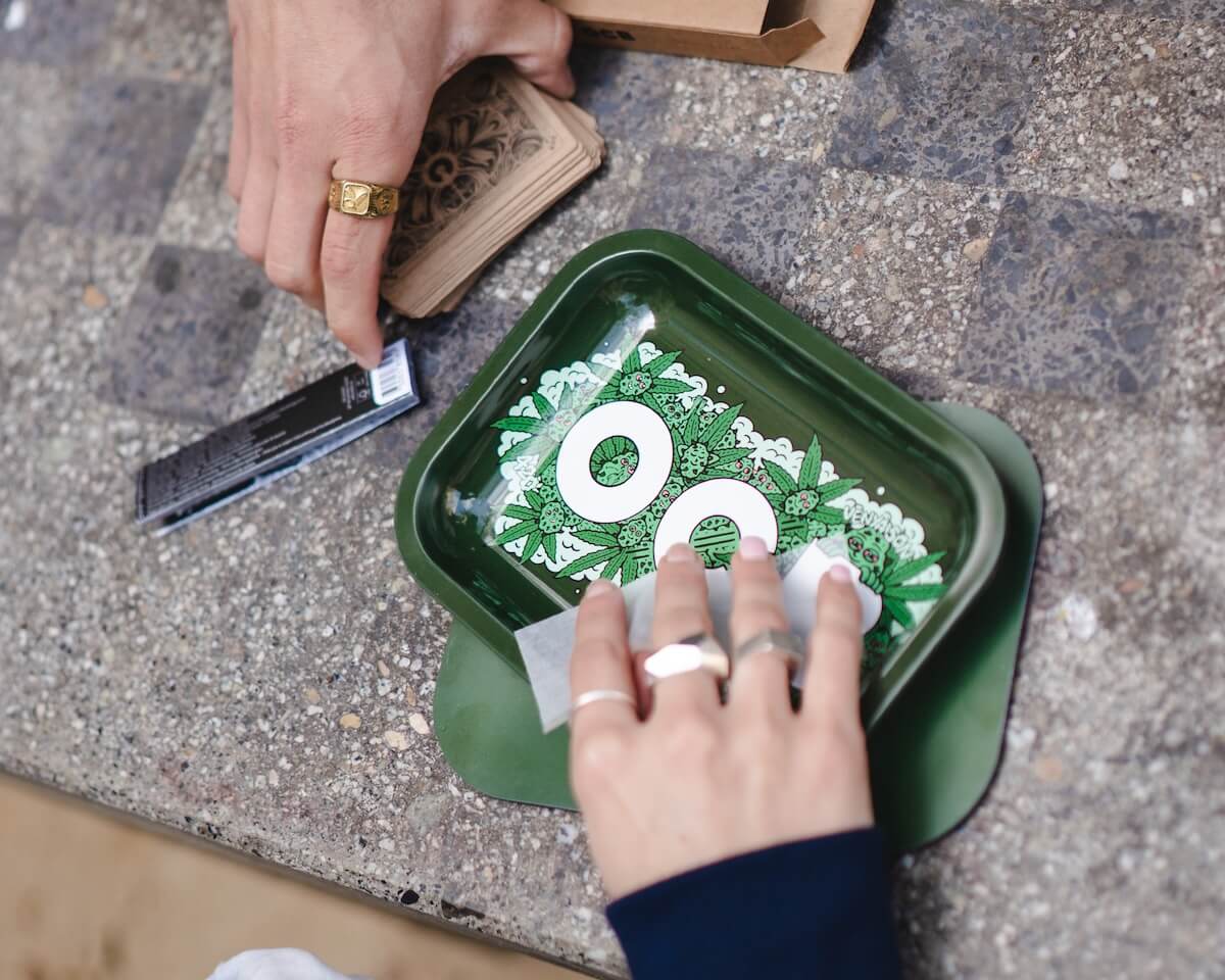 Mini metal tray magnetised lid Venyason x OCB Special Edition